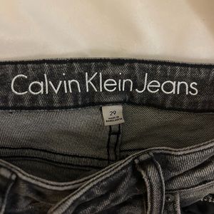 Women’s ripped jeans